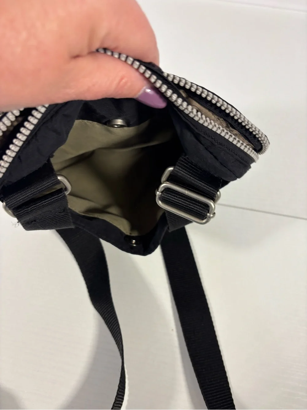 Baggallini Black Nylon Crossbody Travel Bag Organizer Purse Lightweight